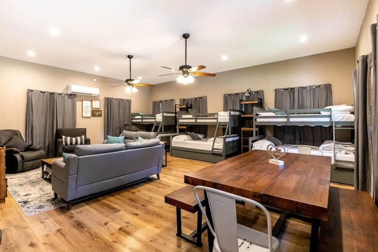 Charming Lakefront Getaway with Expansive Lake Views - Many, Louisiana