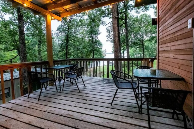 Charming Lakefront Getaway with Expansive Lake Views - Many, Louisiana