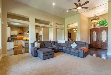 Sierra Serenity | Mountain Views and Modern Comfort - Oakhurst, California