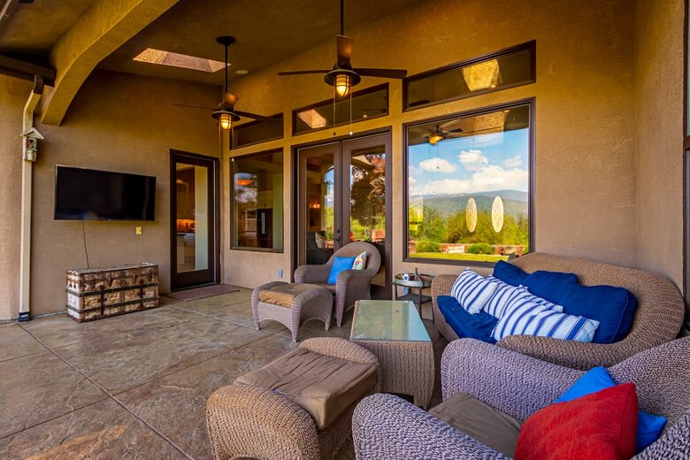 Sierra Serenity | Mountain Views and Modern Comfort - Oakhurst, California