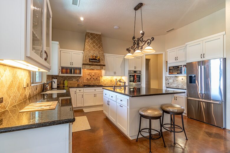 Sierra Serenity | Mountain Views and Modern Comfort - Oakhurst, California