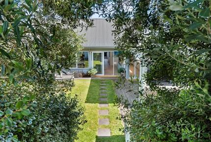 Garden Estate Overlooking the Greens - Portsea, Australia