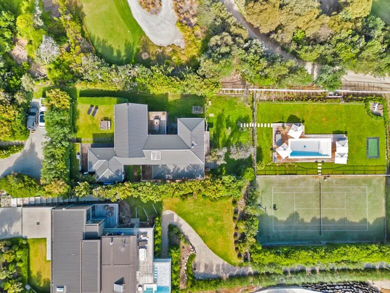 Garden Estate Overlooking the Greens - Portsea, Australia