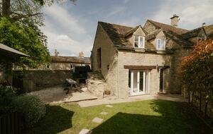 Cotswolds Country Retreat with hot tub - Langford, United Kingdom