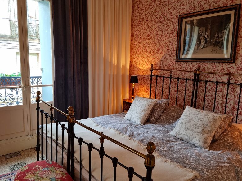 Charming Restored Village Home with Stylish Interiors - Pouzolles, France