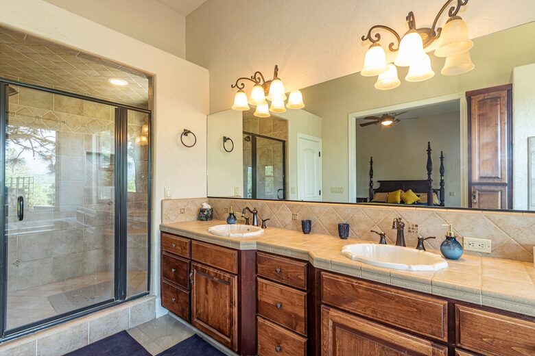 Sierra Serenity | Mountain Views and Modern Comfort - Oakhurst, California