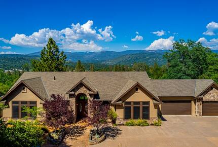 Sierra Serenity | Mountain Views and Modern Comfort - Oakhurst, California
