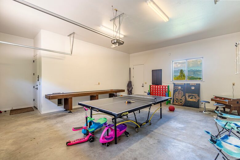 Sierra Serenity | Mountain Views and Modern Comfort - Oakhurst, California