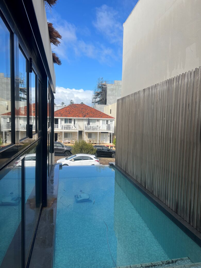 Contemporary Waterfront Elegance in Perth - Perth, Australia