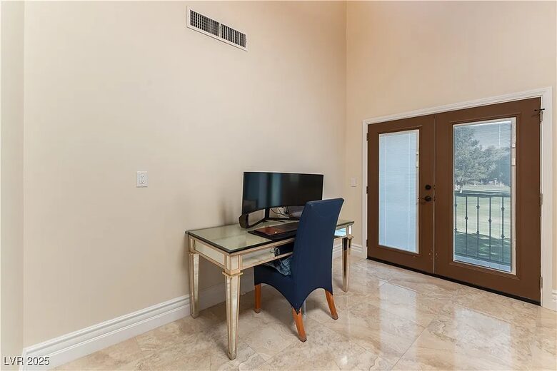 Elegant Country Club Escape with Views of the Strip - Las Vegas, Nevada