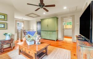 Rustic Retreat on Lake Keowee - Salem, South Carolina