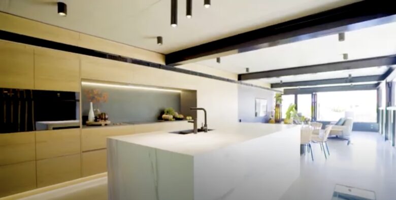 Contemporary Waterfront Elegance in Perth - Perth, Australia