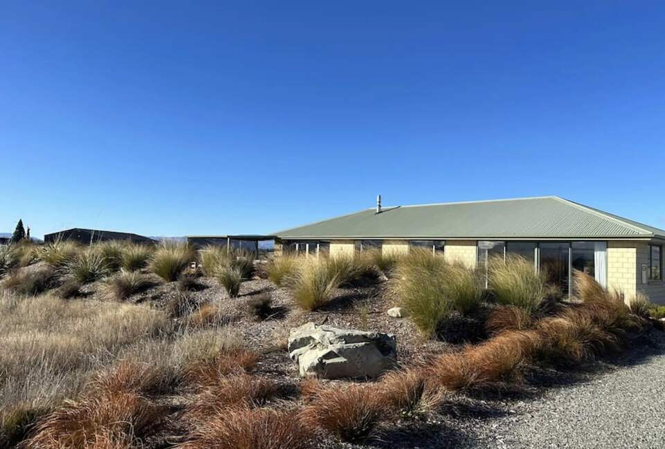 Mountain Majesty in the Heart of Twizel - Twizel, New Zealand