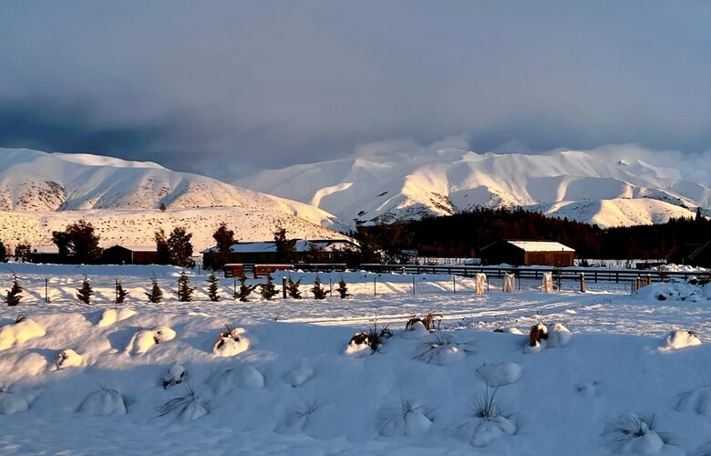 Mountain Majesty in the Heart of Twizel - Twizel, New Zealand