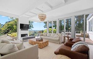 Vineyard Views and Coastal Luxury in Flinders - Flinders, Australia
