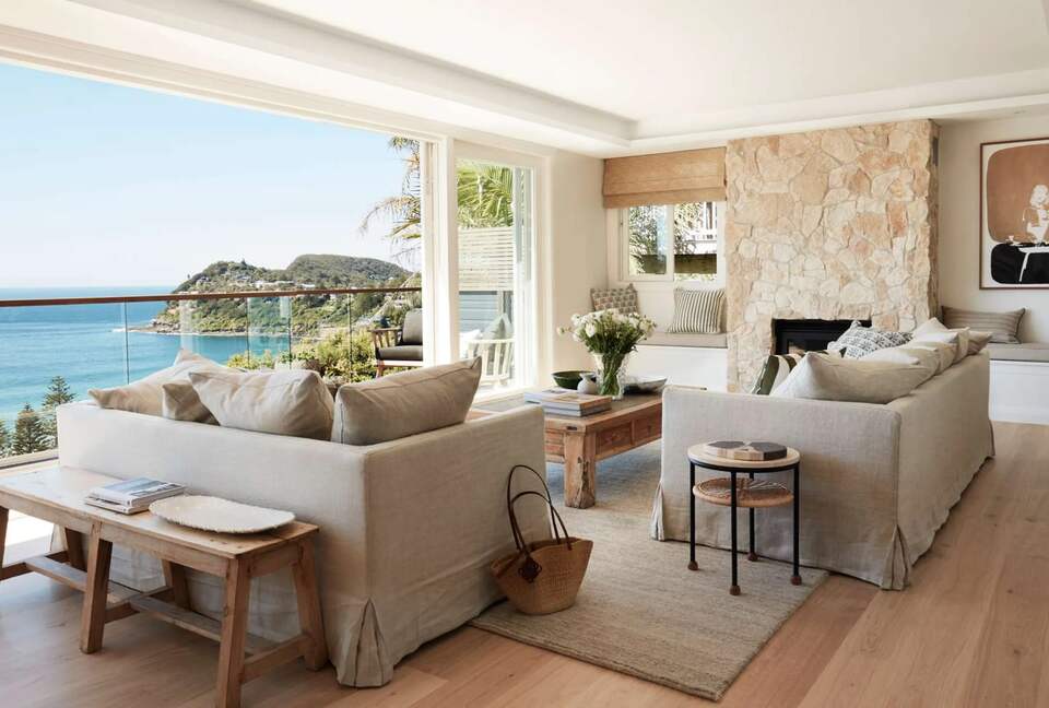 Elevated Elegance Above Whale Beach - Whale Beach, Australia