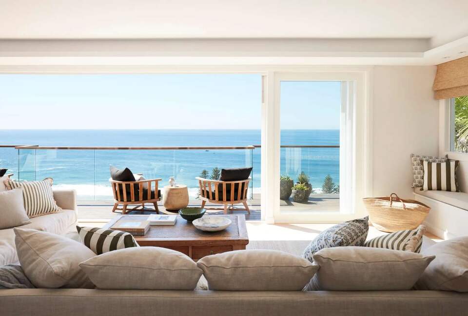 Elevated Elegance Above Whale Beach - Whale Beach, Australia