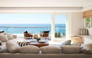 Elevated Elegance Above Whale Beach - Whale Beach, Australia