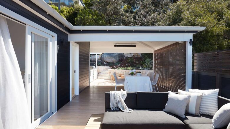 Elevated Elegance Above Whale Beach - Whale Beach, Australia