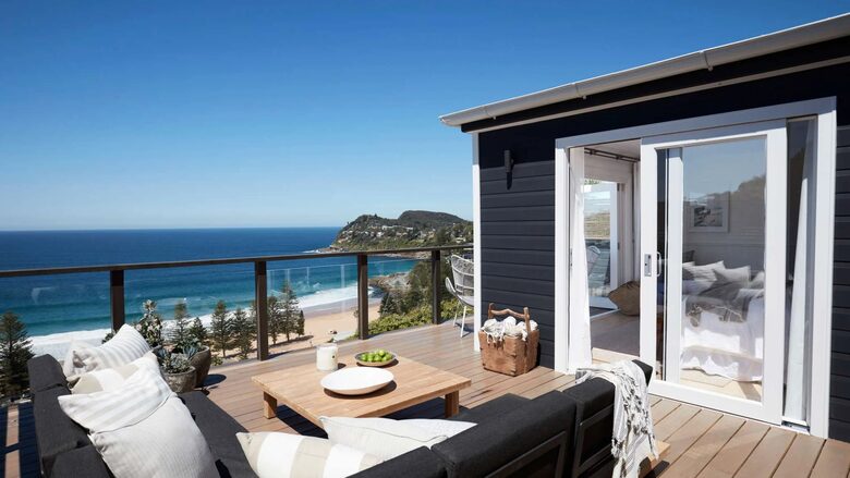 Elevated Elegance Above Whale Beach - Whale Beach, Australia