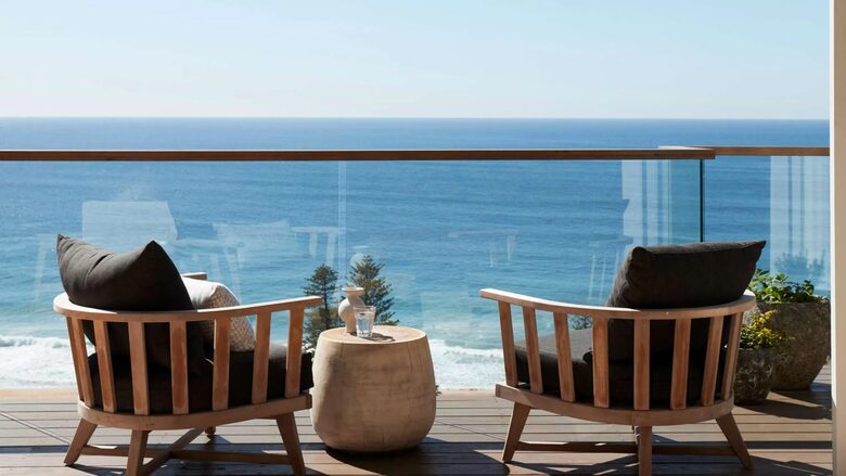 Elevated Elegance Above Whale Beach - Whale Beach, Australia