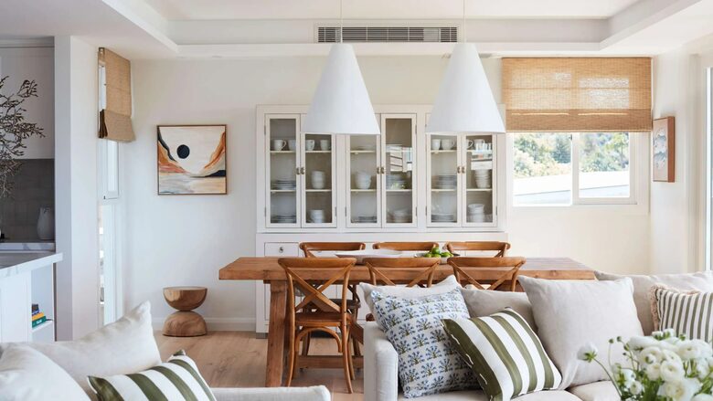 Elevated Elegance Above Whale Beach - Whale Beach, Australia