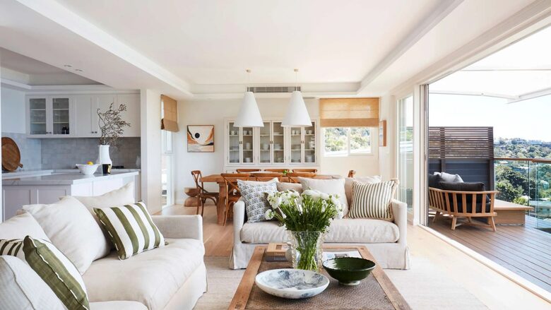 Elevated Elegance Above Whale Beach - Whale Beach, Australia
