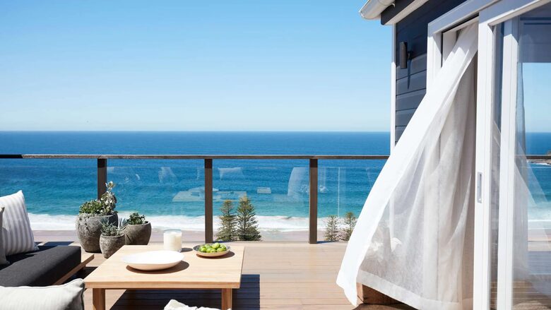 Elevated Elegance Above Whale Beach - Whale Beach, Australia