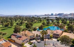 Elegant Country Club Escape with Views of the Strip - Las Vegas, Nevada