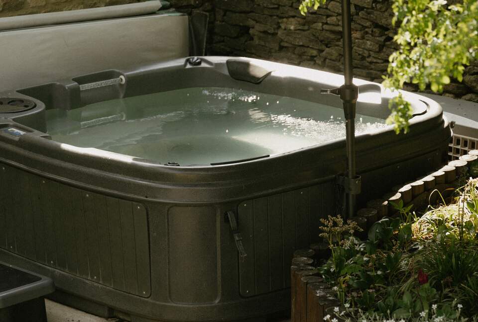 Cotswolds Country Retreat with hot tub - Langford, United Kingdom