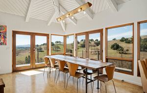 Dining room, seating for 10