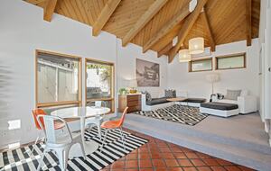 Pool House, living space