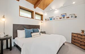 Pool house Bedroom