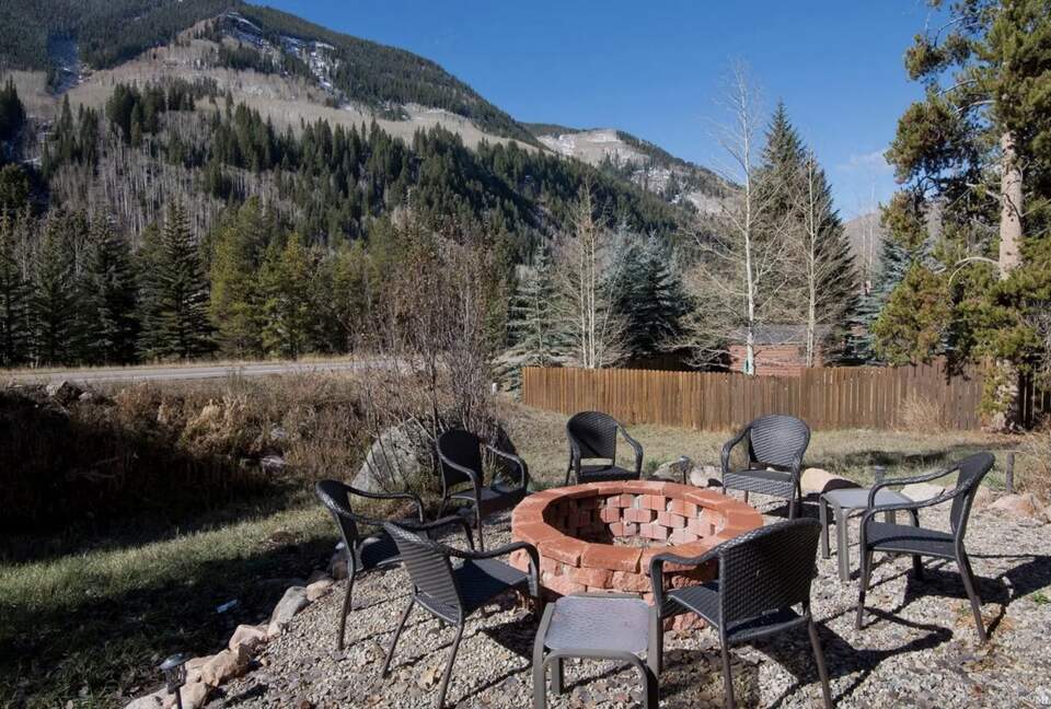 Refined Mountain Retreat with Hot Tub & Firepit - Vail, Colorado