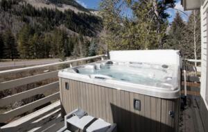 Refined Mountain Retreat with Hot Tub & Firepit - Vail, Colorado