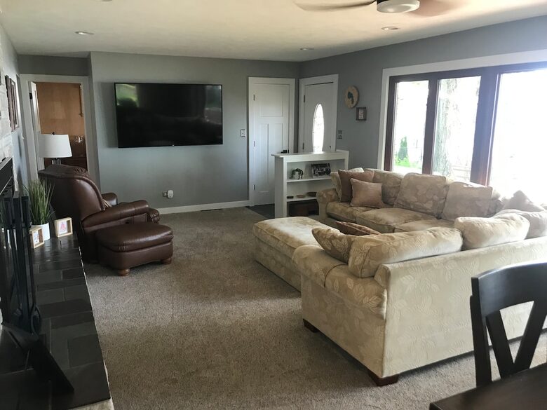 Refined Lakefront Living on Pristine Higgins Lake - Roscommon, Michigan