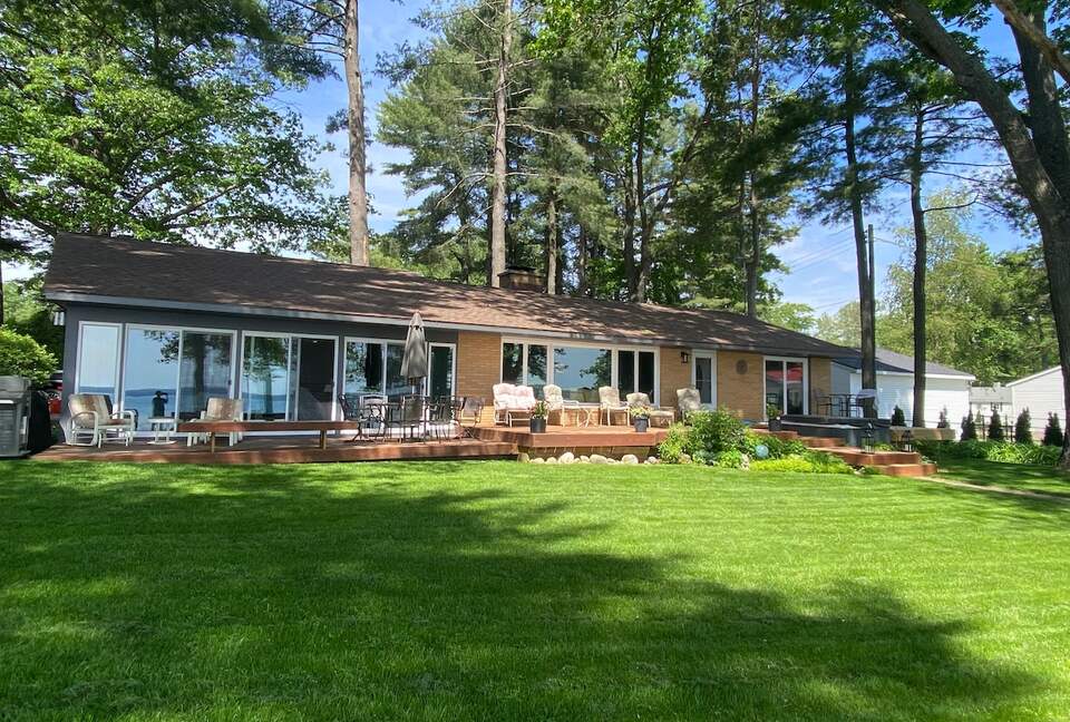 Refined Lakefront Living on Pristine Higgins Lake - Roscommon, Michigan