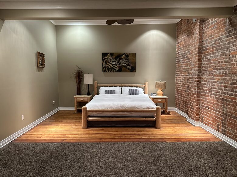 Master Bedroom - King - Ensuite Private Bathroom