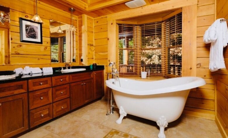 Mountain-View Lodge with Private Lake Access near Pigeon Forge - Sevierville, Tennessee