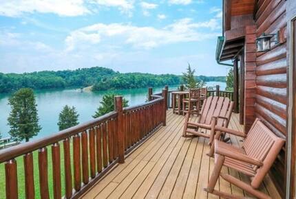 Mountain-View Lodge with Private Lake Access near Pigeon Forge - Sevierville, Tennessee