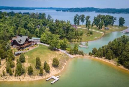 Mountain-View Lodge with Private Lake Access near Pigeon Forge - Sevierville, Tennessee