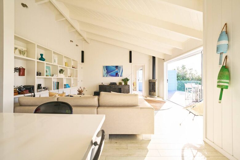 Sophisticated Island Living with Spa & Sun Decks - Waiheke Island, New Zealand