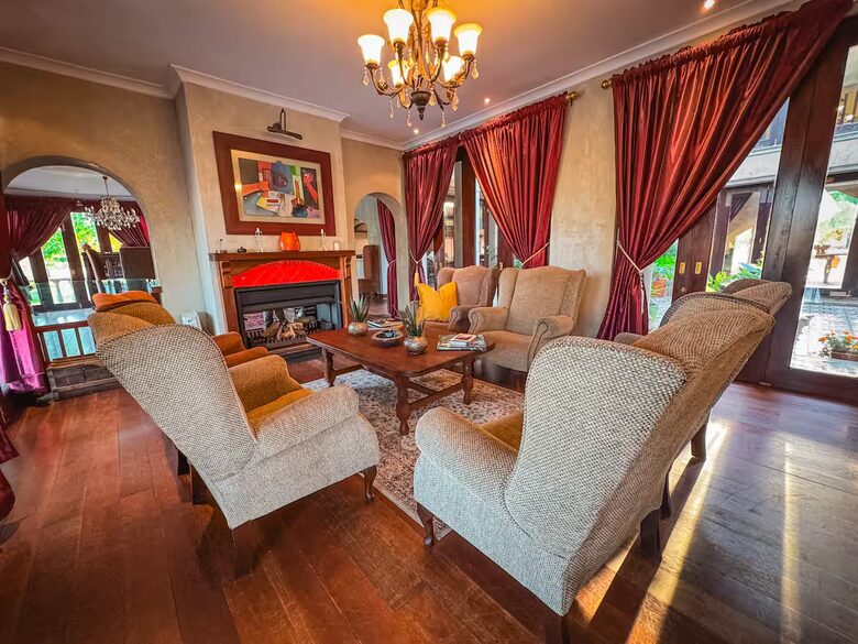 Vaal-Villa | Vintage Style Farmhouse - Vanderbijlpark, South Africa