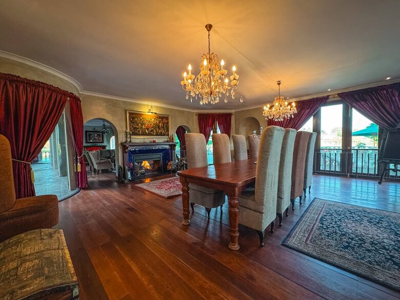 Vaal-Villa | Vintage Style Farmhouse - Vanderbijlpark, South Africa