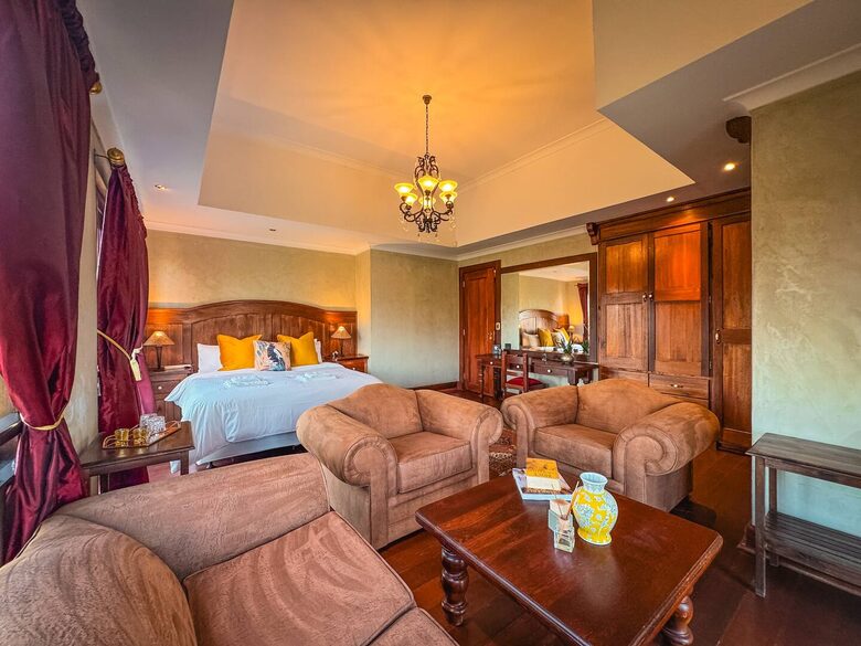 Vaal-Villa | Vintage Style Farmhouse - Vanderbijlpark, South Africa