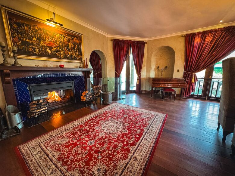 Vaal-Villa | Vintage Style Farmhouse - Vanderbijlpark, South Africa