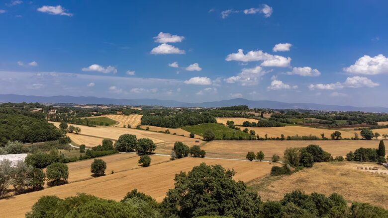 15th-Century Farmhouse in the Heart of Chianti - Lucignano, Italy