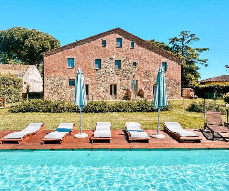 15th-Century Farmhouse in the Heart of Chianti - Lucignano, Italy