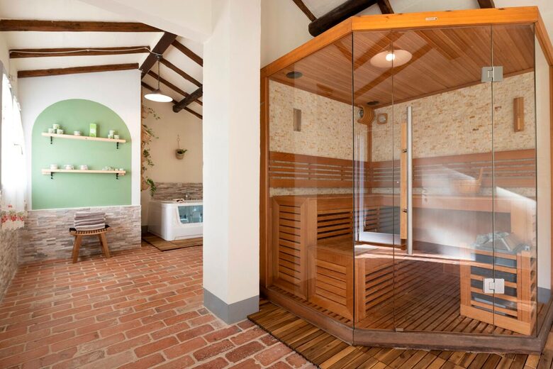15th-Century Farmhouse in the Heart of Chianti - Lucignano, Italy