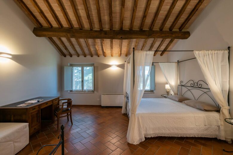 15th-Century Farmhouse in the Heart of Chianti - Lucignano, Italy